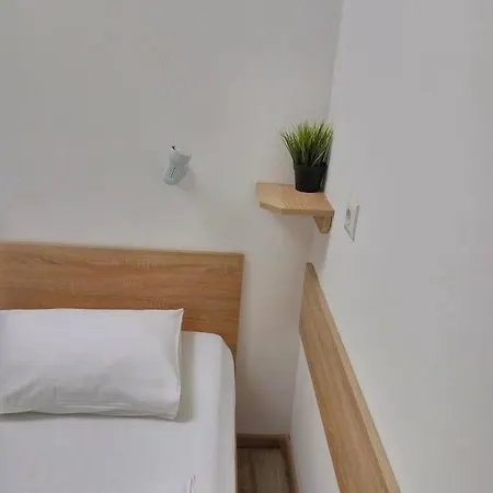 Aparthotel Hamster 007- 3*